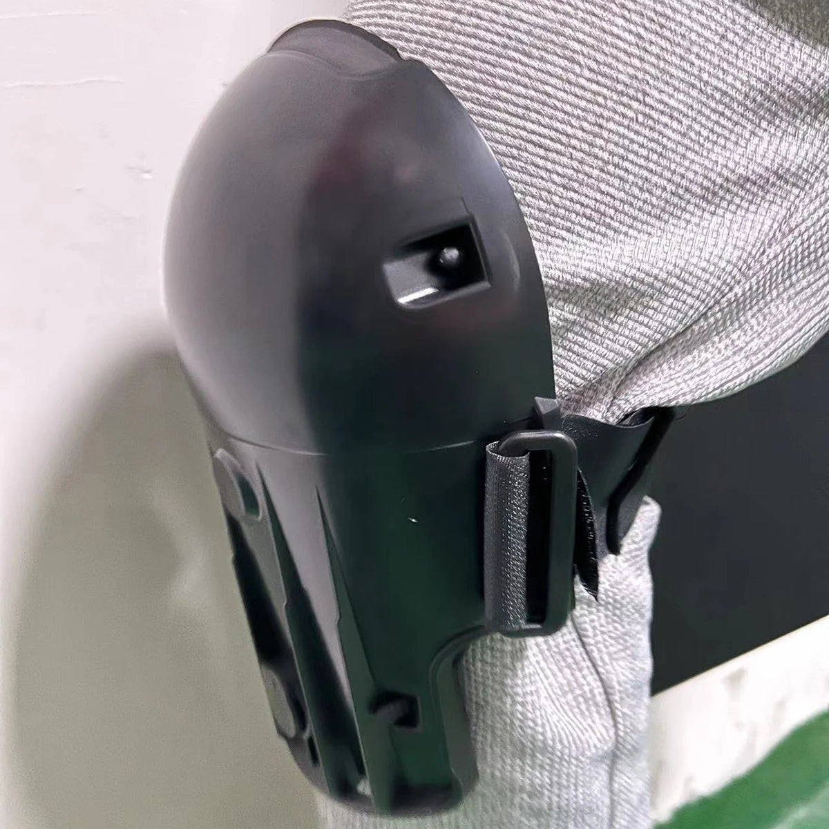 Rolling Knee Pads - Protective Knee Pads - Floor Work Knee Pads